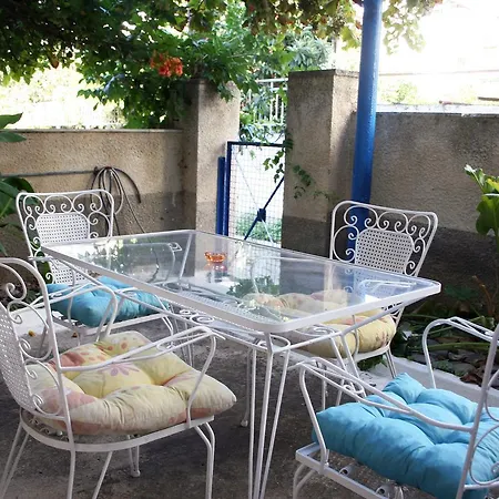Apartment Manos Galatas (Poros)