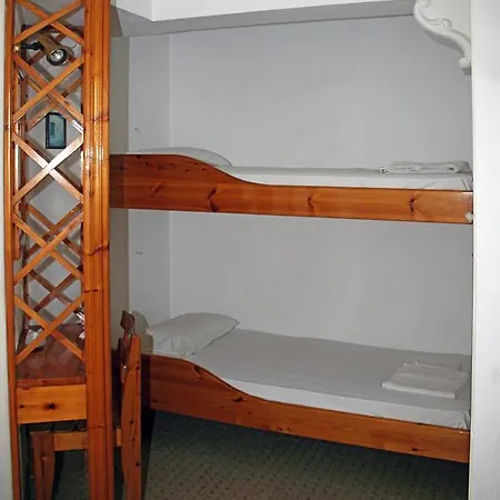 Apartment Manos